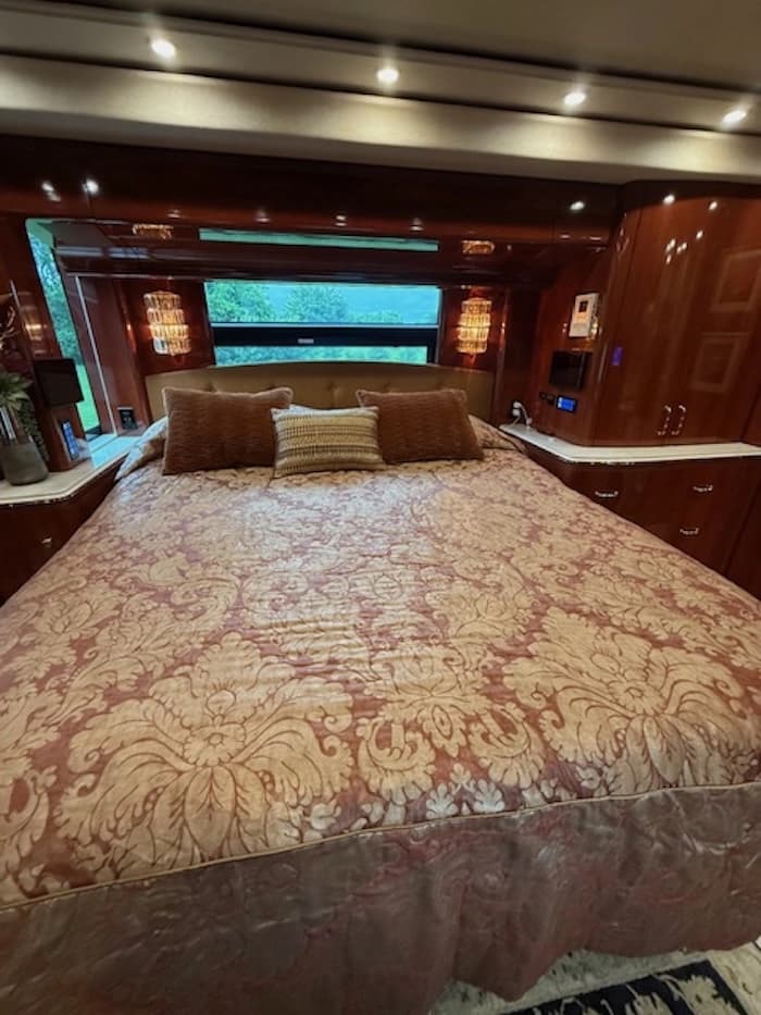 2021 Prevost Marathon X3 Motorcoach - Image 23