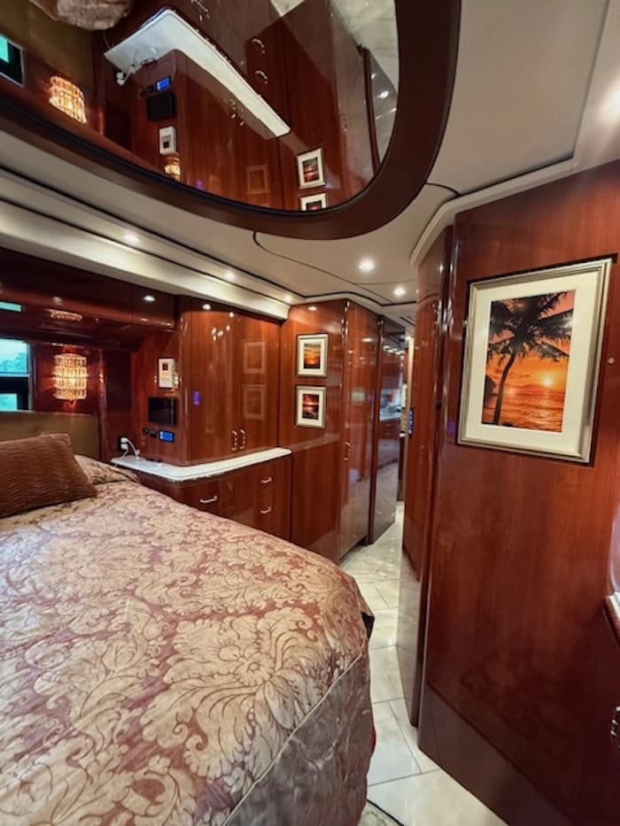 2021 Prevost Marathon X3 Motorcoach - Image 24