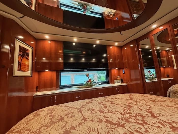 2021 Prevost Marathon X3 Motorcoach - Image 26