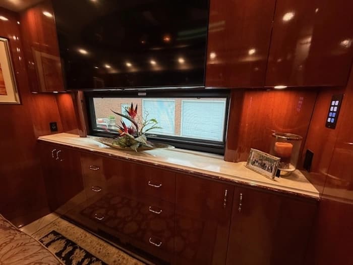 2021 Prevost Marathon X3 Motorcoach - Image 31