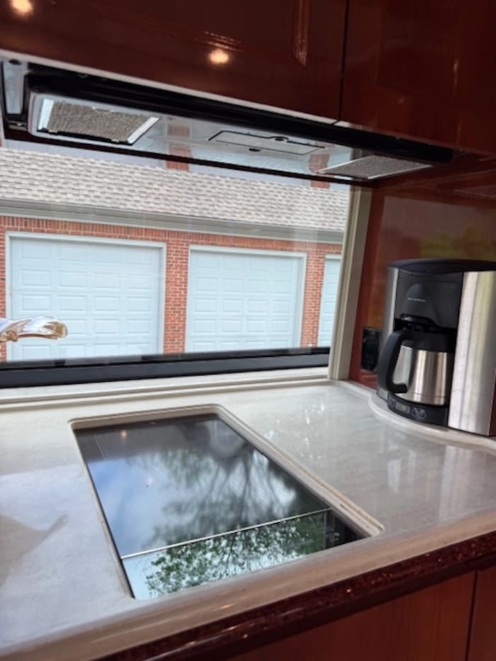 2021 Prevost Marathon X3 Motorcoach - Image 39