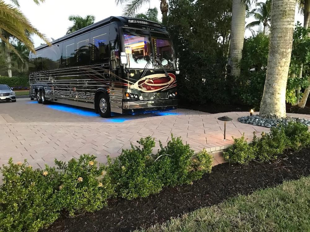 2021 Prevost Marathon X3 Motorcoach - Image 5