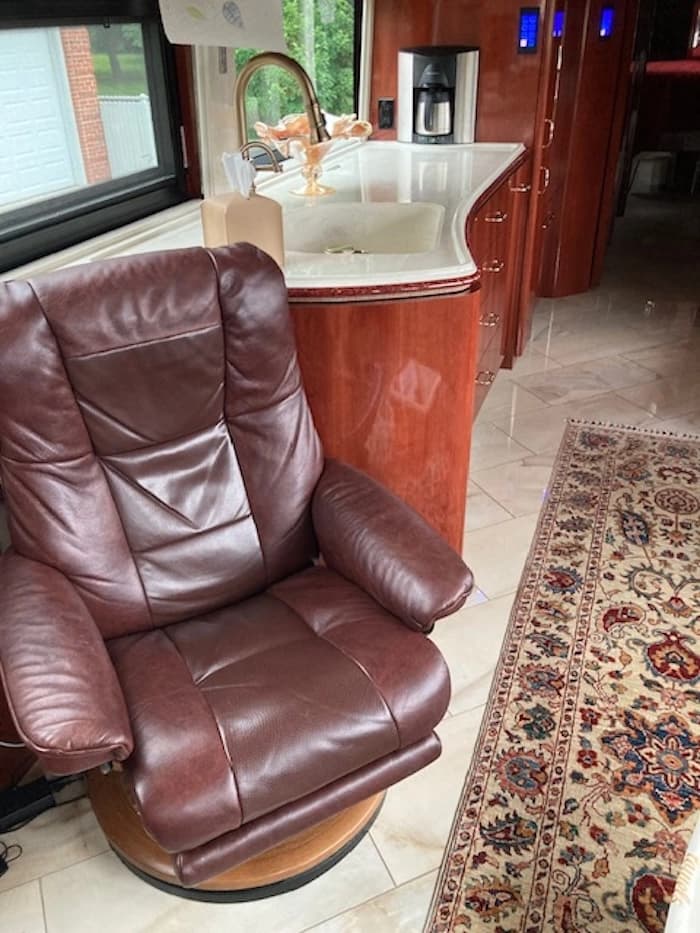 2021 Prevost Marathon X3 Motorcoach - Image 46