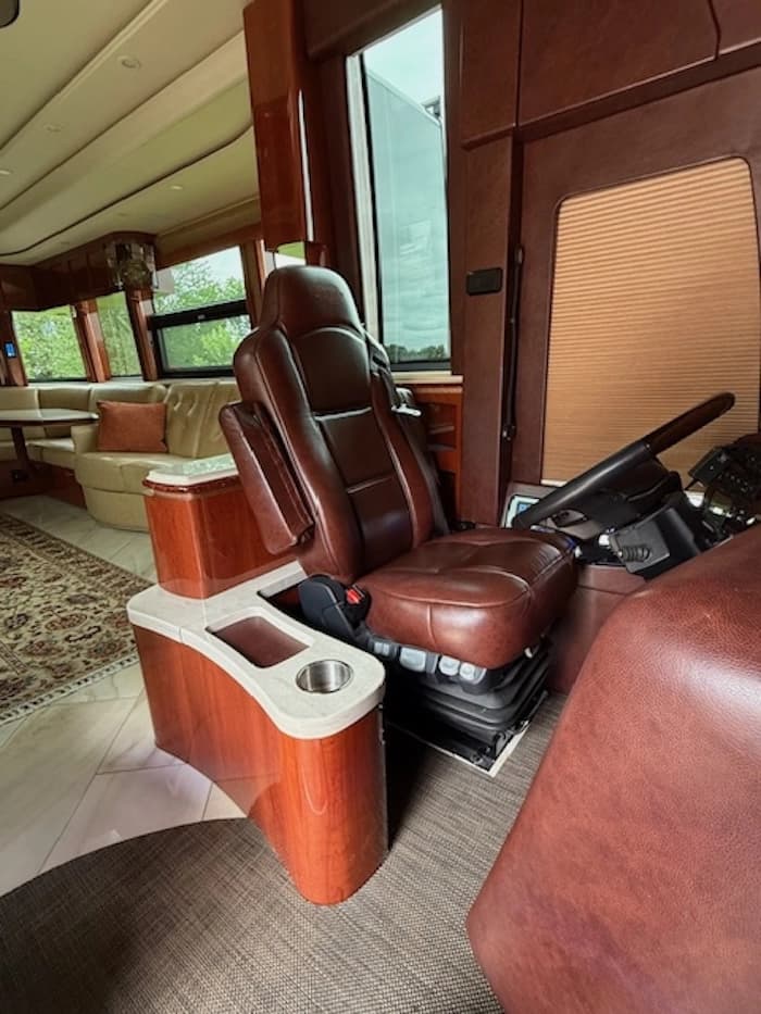 2021 Prevost Marathon X3 Motorcoach - Image 10