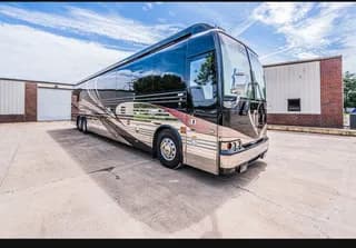 2008 Prevost Parliament XLII bus
