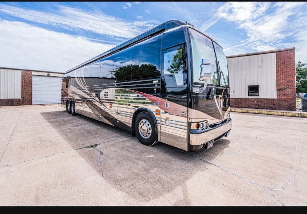 2008 Prevost Parliament XLII Motorcoach - Image 1