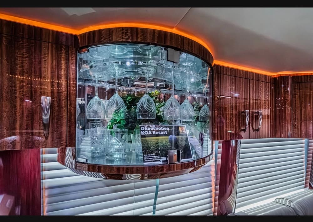 2008 Prevost Parliament XLII Motorcoach - Image 16