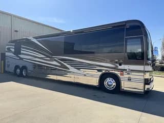 2004 Prevost Bruce XLII bus