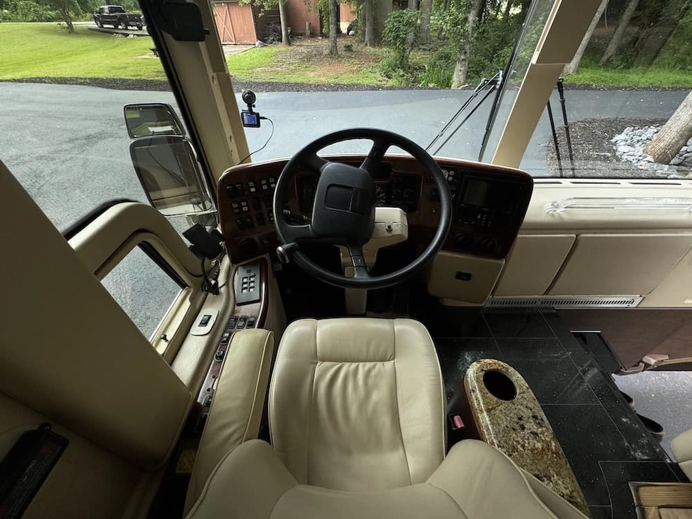 2004 Prevost Bruce XLII Motorcoach - Image 30