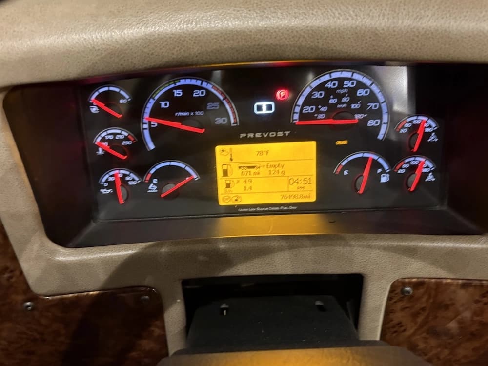 2017 Prevost Marathon H3-45 Motorcoach - Image 23