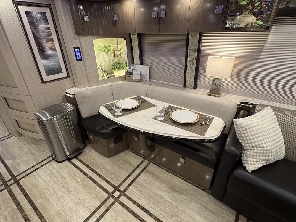 2017 Prevost Marathon H3-45 Motorcoach - Image 35