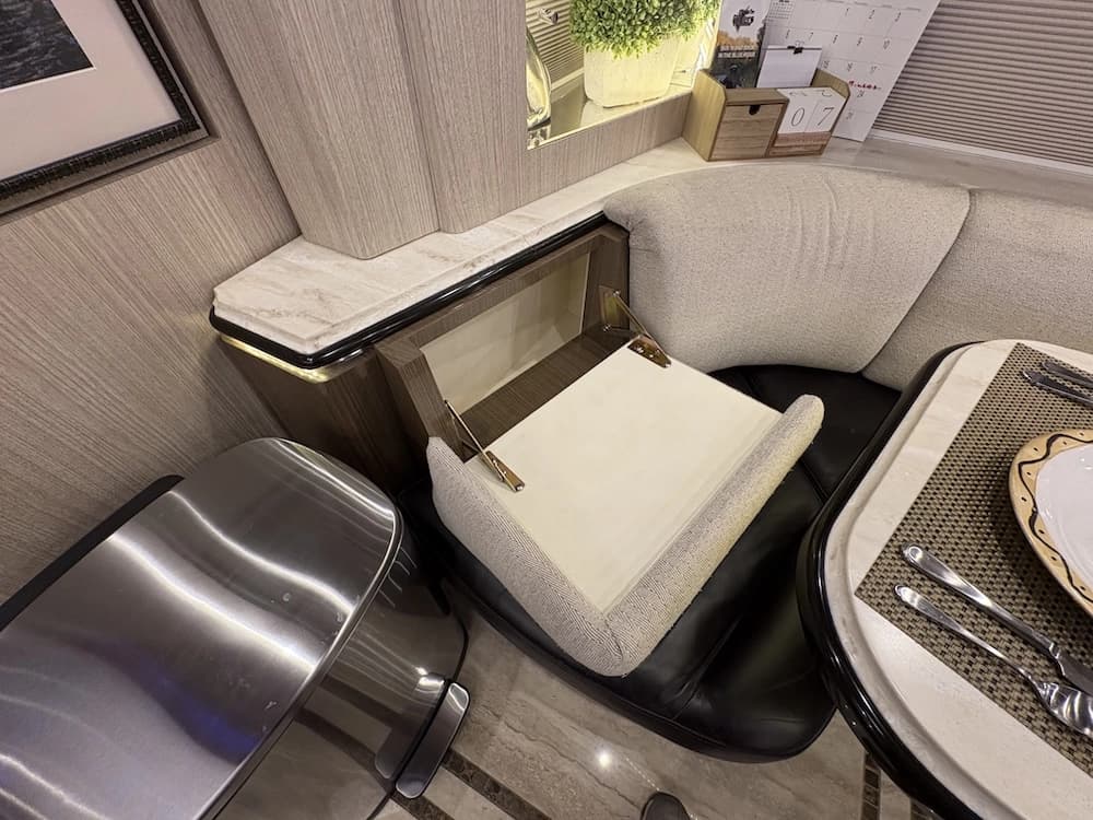 2017 Prevost Marathon H3-45 Motorcoach - Image 43