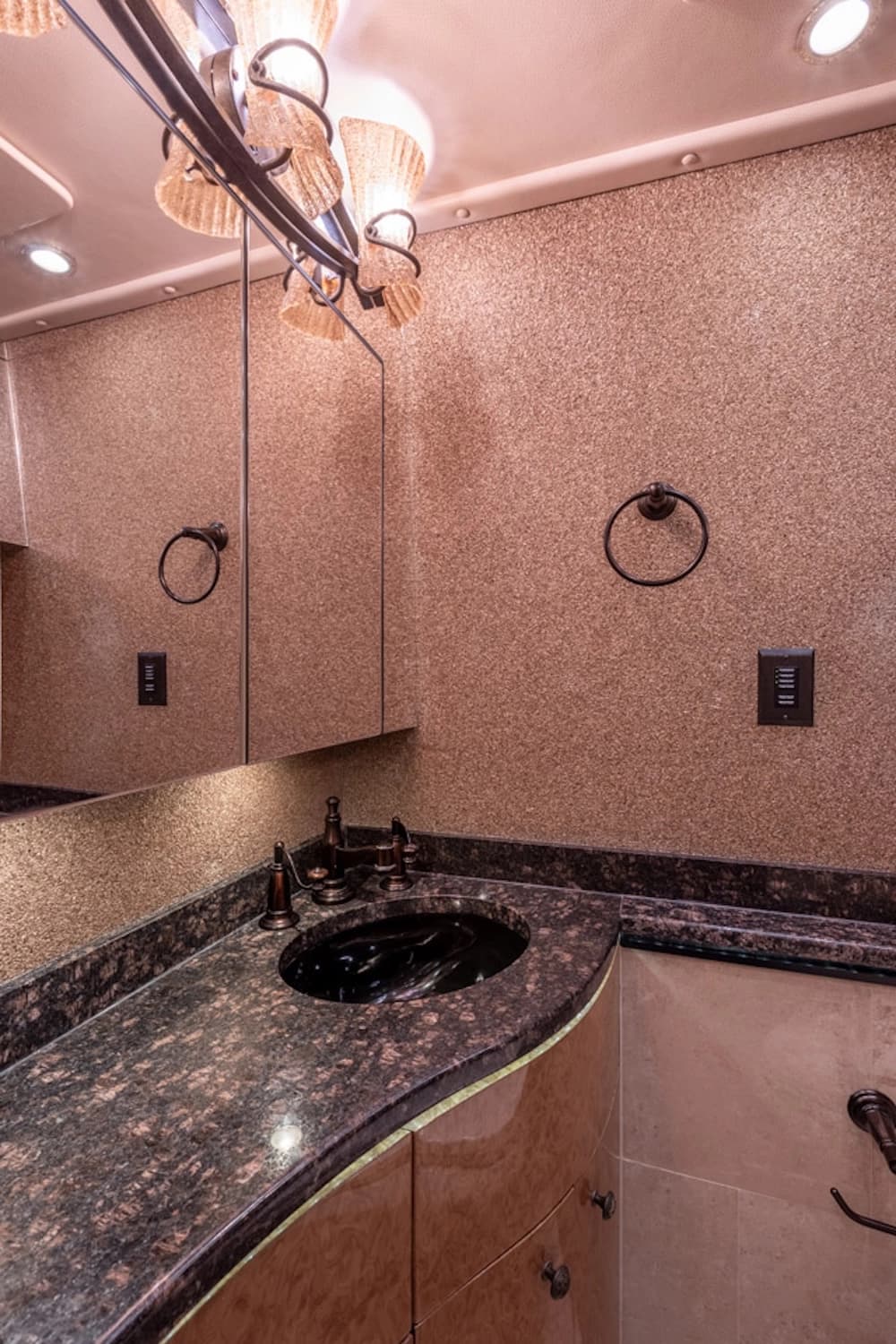 2010 Prevost Millennium H3-45 Motorcoach - Image 11