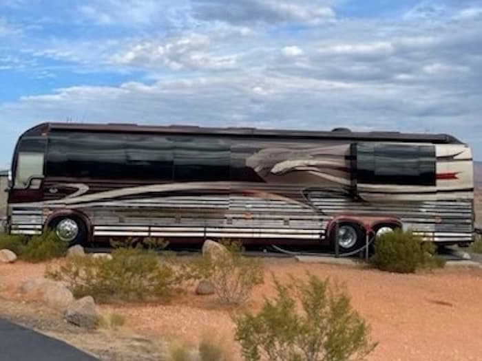 2004 Prevost Marathon XLII Motorcoach - Image 2