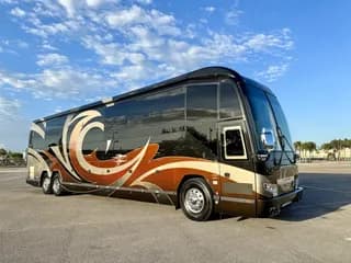 2013 Prevost Outlaw H3-45 bus