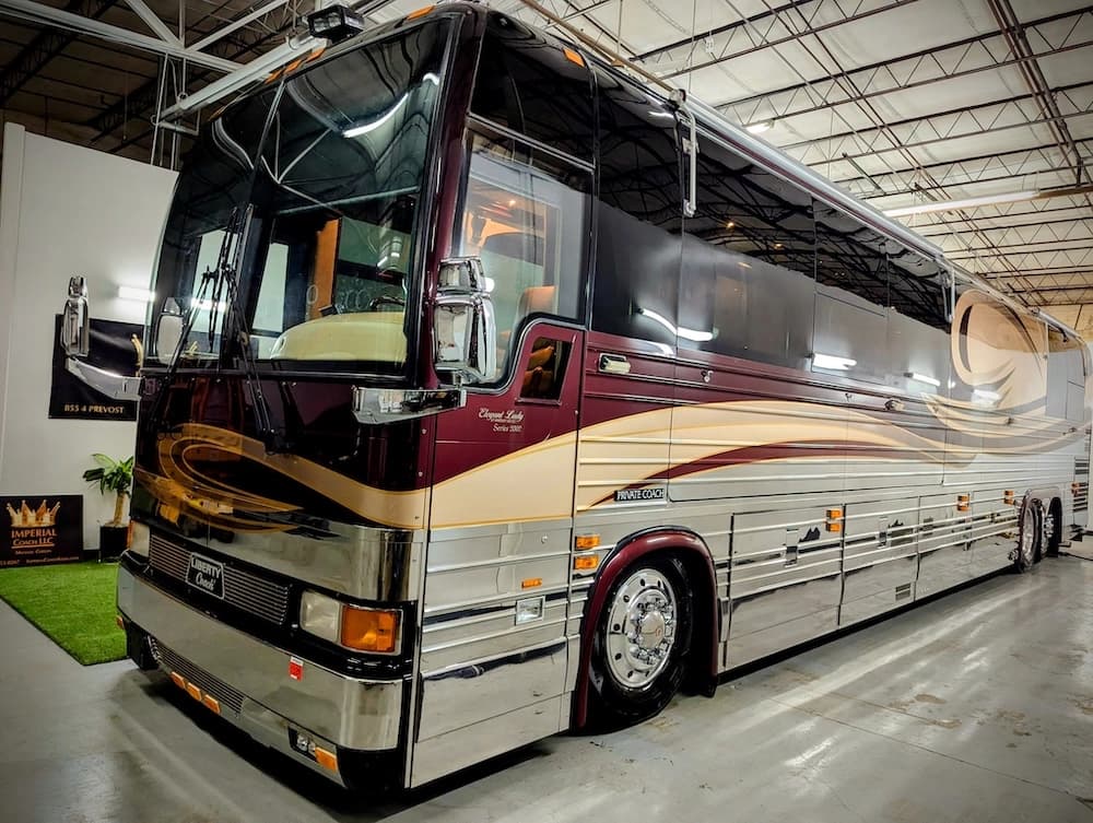 2002 Prevost Liberty Elegant Lady XLII Motorcoach - Image 4