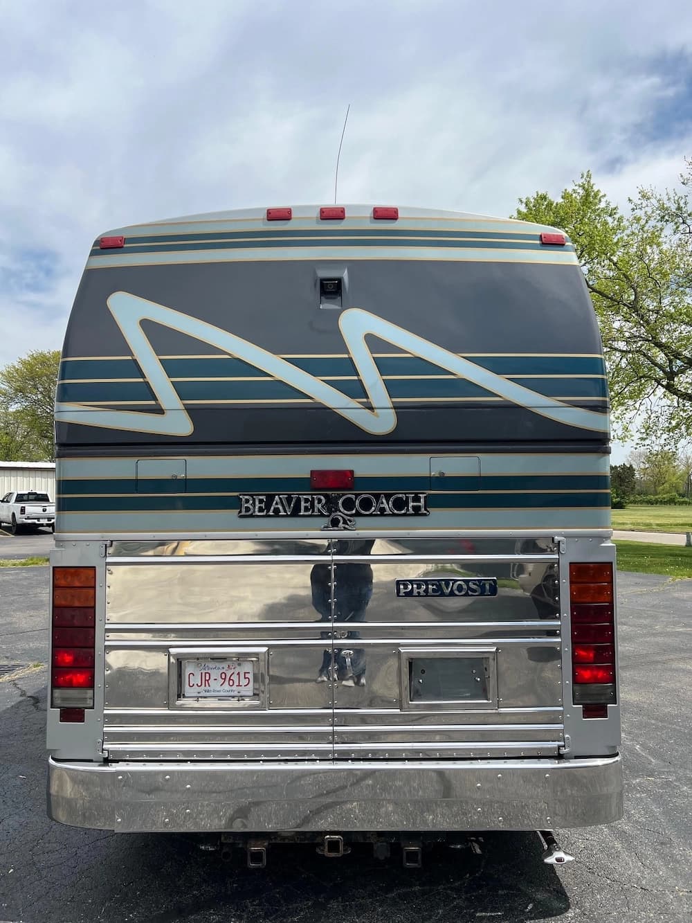 1992 Prevost Beaver XL 40 Motorcoach - Image 2