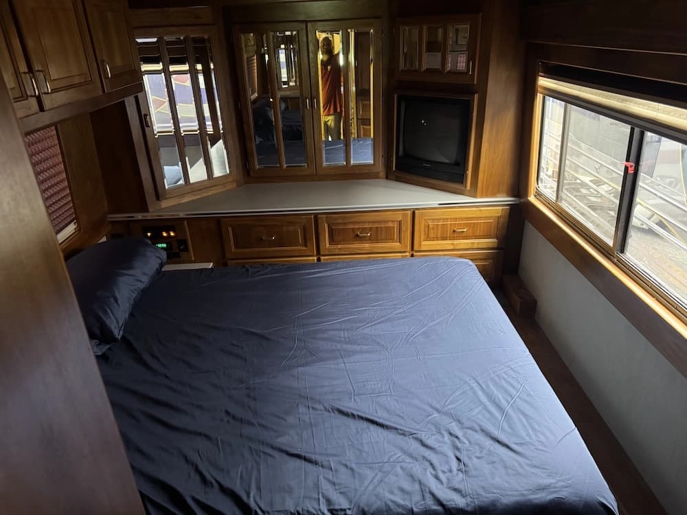 1992 Prevost Beaver XL 40 Motorcoach - Image 13