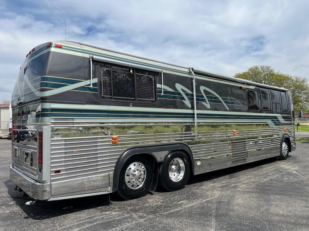 1992 Prevost Beaver XL 40 Motorcoach - Image 3