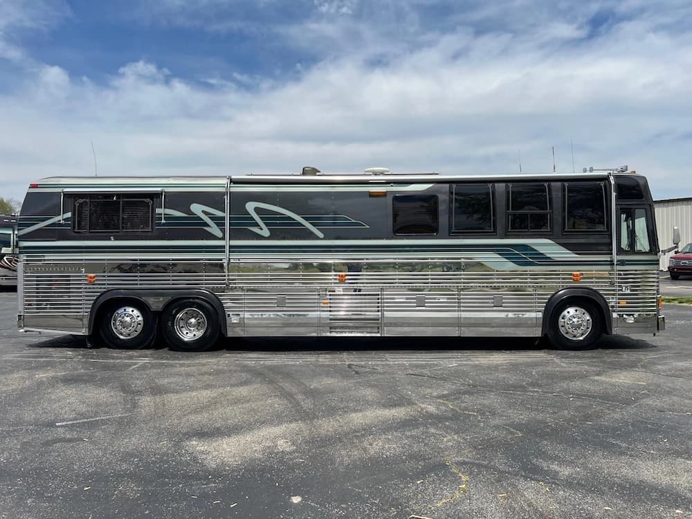 1992 Prevost Beaver XL 40 Motorcoach - Image 4