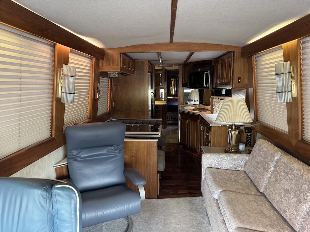 1992 Prevost Beaver XL 40 Motorcoach - Image 8
