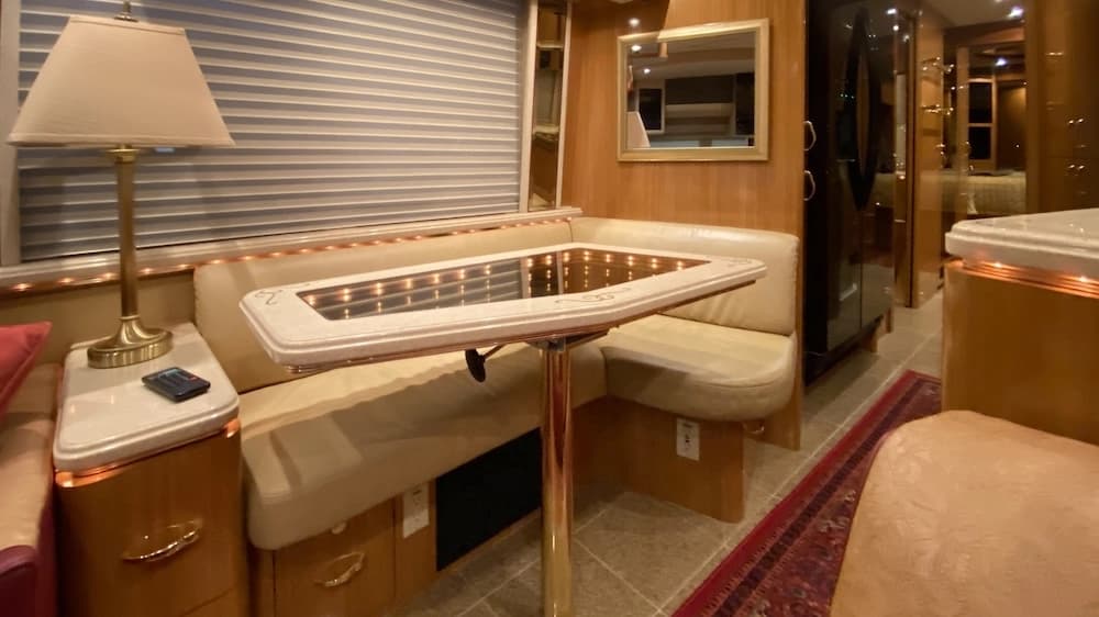 2000 Prevost Marathon H3-45 Motorcoach - Image 3
