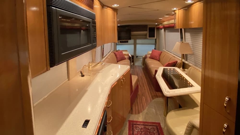2000 Prevost Marathon H3-45 Motorcoach - Image 6