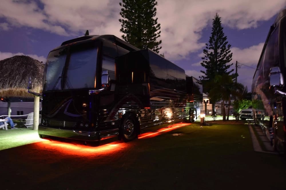 2015 Prevost Marathon X3 Motorcoach - Image 15