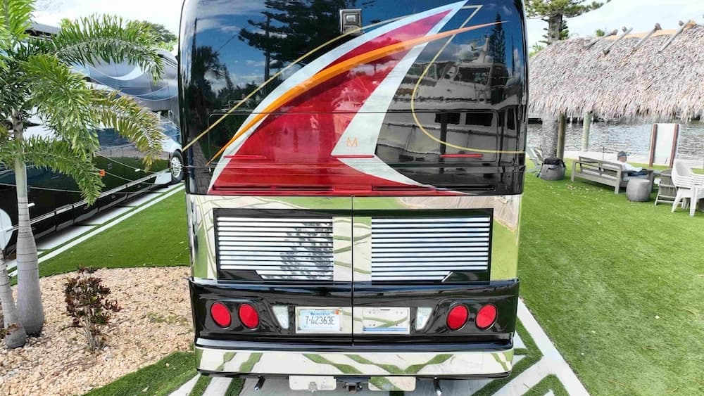 2015 Prevost Marathon X3 Motorcoach - Image 6