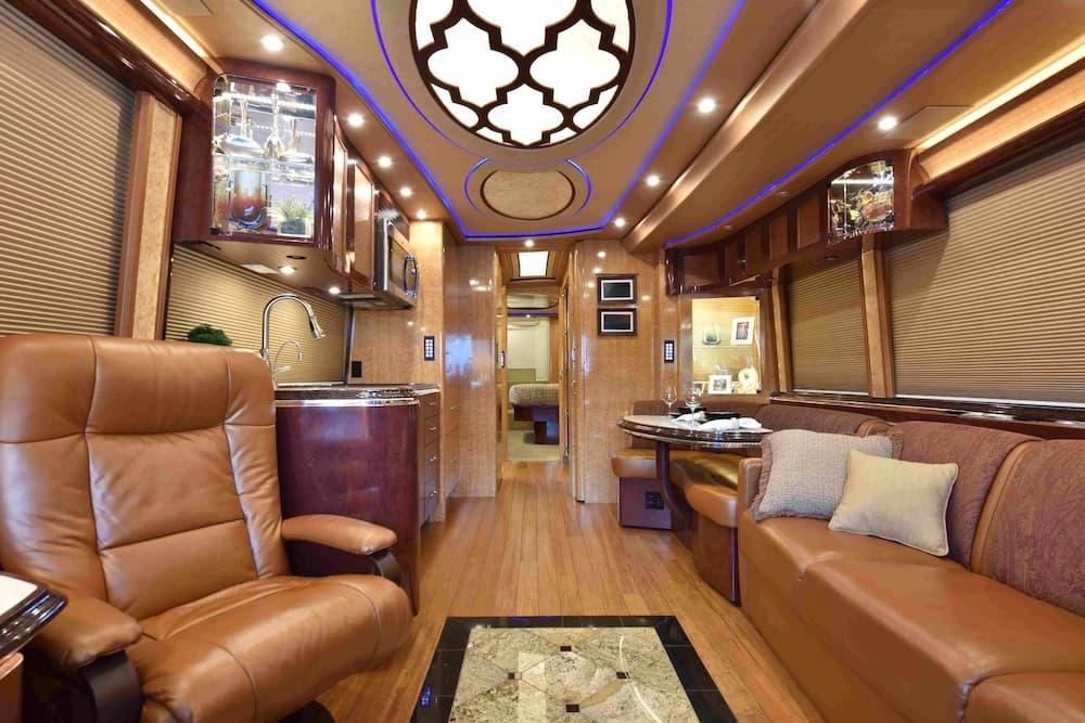2015 Prevost Marathon X3 Motorcoach - Image 8