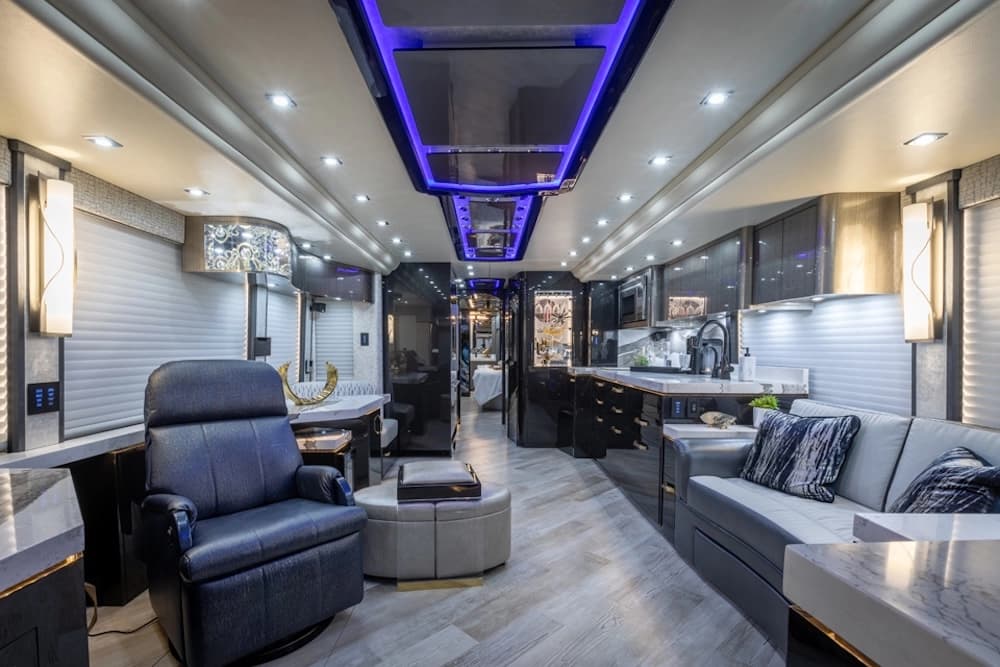 2021 Prevost Millennium H3-45 Motorcoach - Image 10