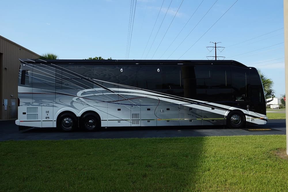 2021 Prevost Millennium H3-45 Motorcoach - Image 3