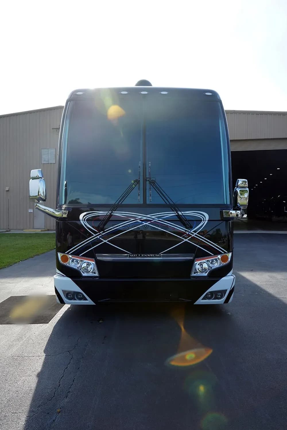 2021 Prevost Millennium H3-45 Motorcoach - Image 4