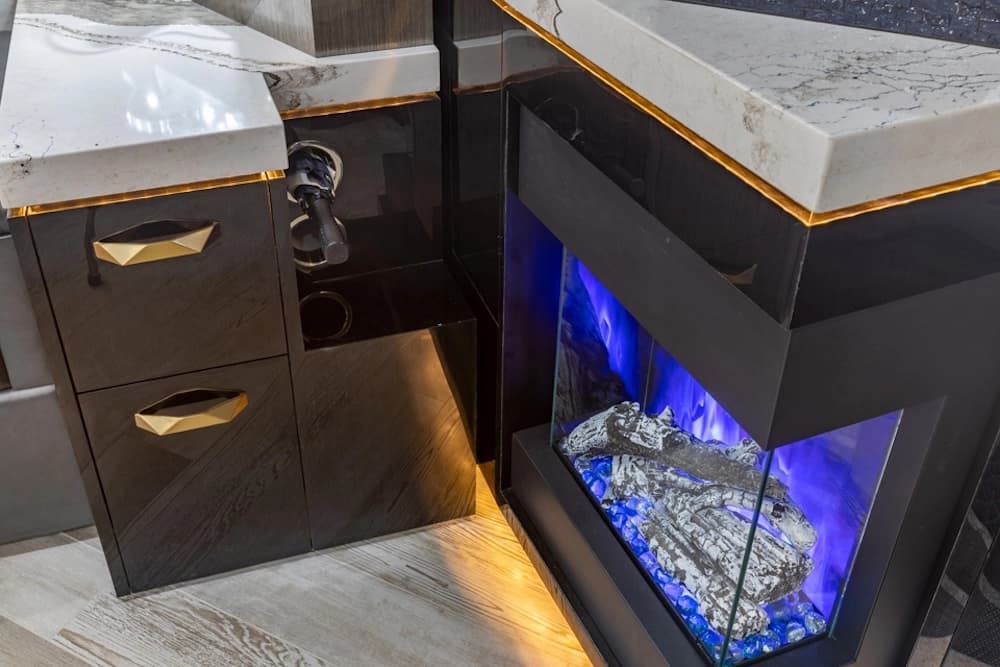 2021 Prevost Millennium H3-45 Motorcoach - Image 6