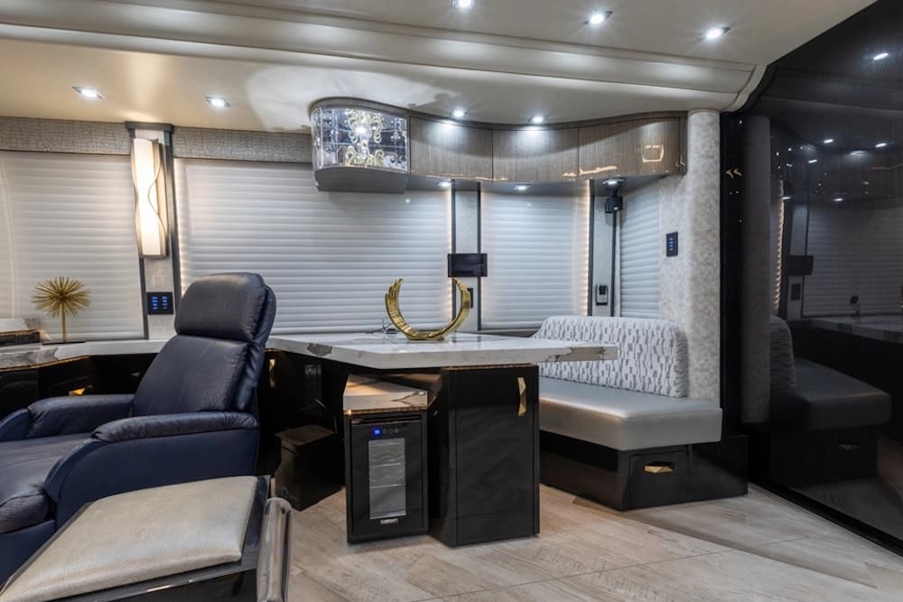 2021 Prevost Millennium H3-45 Motorcoach - Image 8