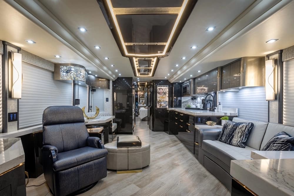2021 Prevost Millennium H3-45 Motorcoach - Image 9