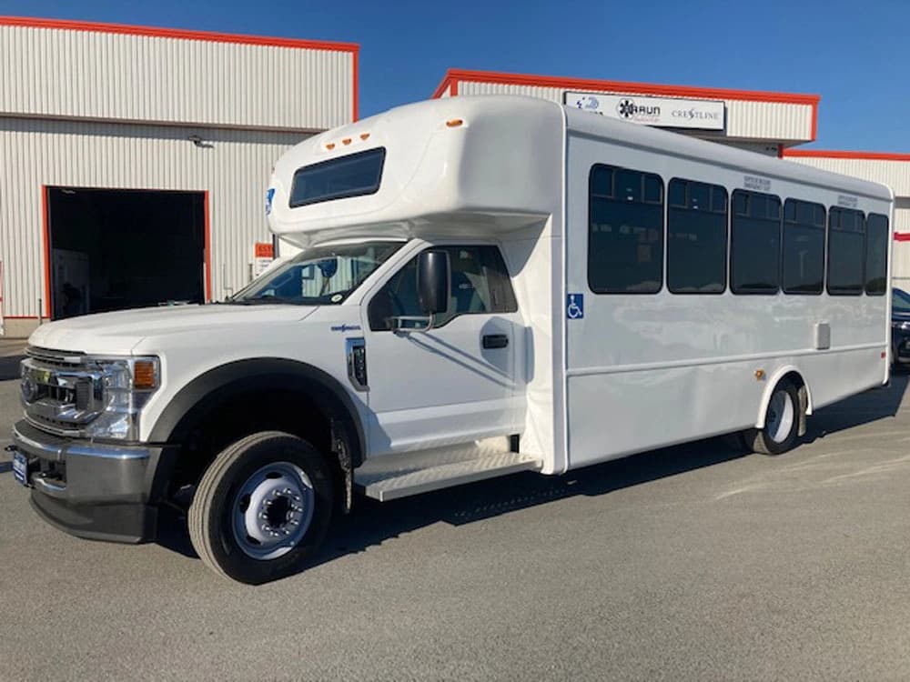 2022 StarTrans Senator II HD Shuttle Bus - Image 2