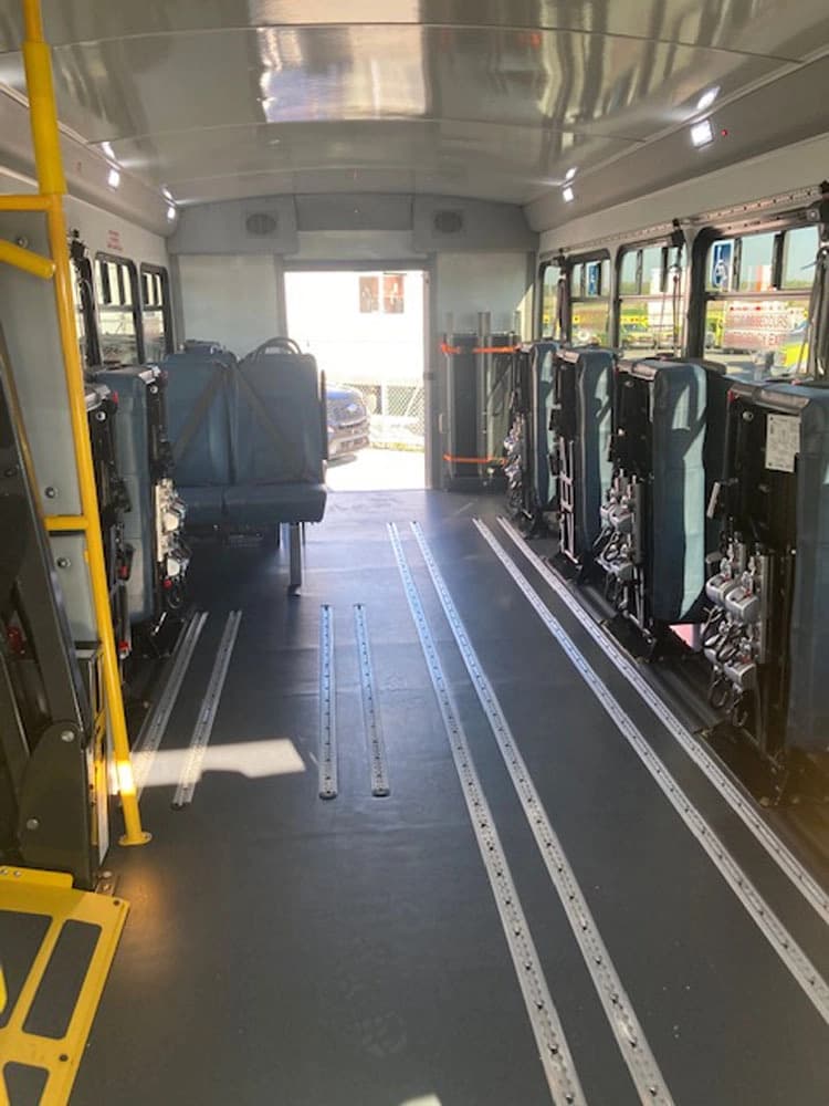 2022 StarTrans Senator II HD Shuttle Bus - Image 4