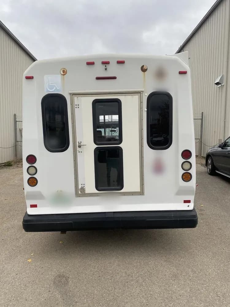 2014 ElDorado Aerotech 240 Shuttle Bus - Image 4