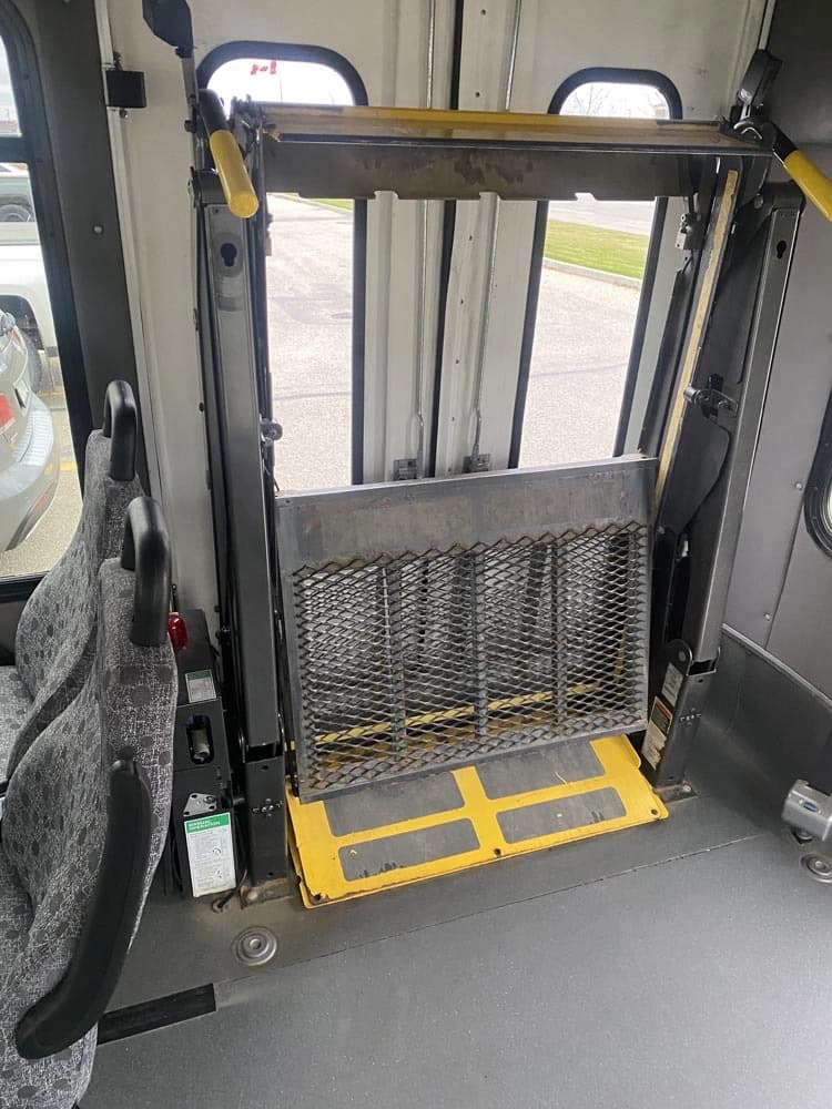 2014 ElDorado Aerotech 240 Shuttle Bus - Image 10