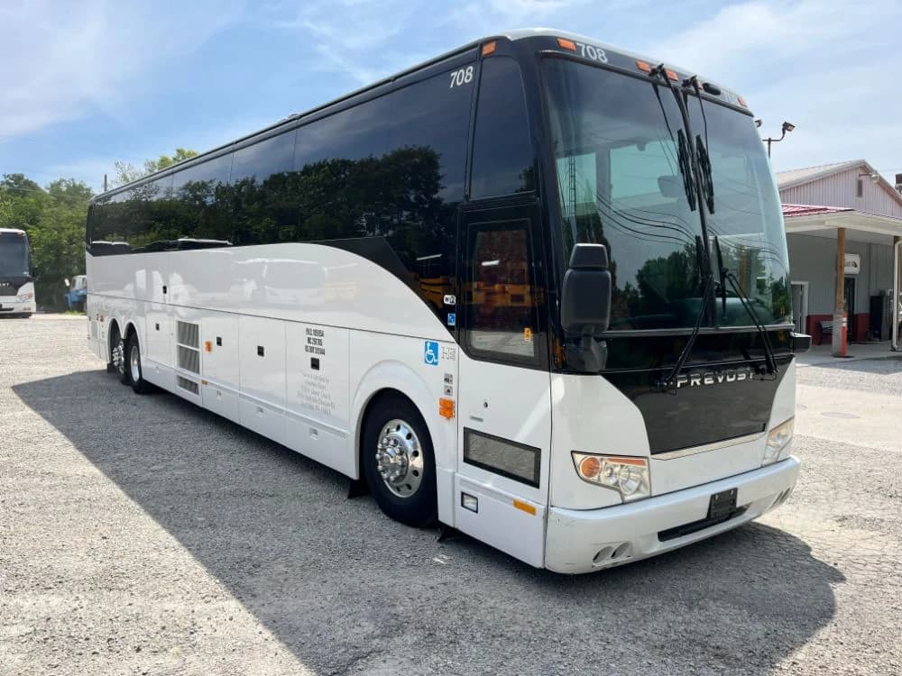 2015 Prevost H345 - Image 1