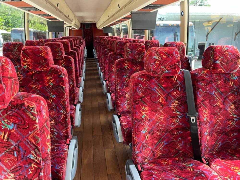 2015 Prevost H345 - Image 6