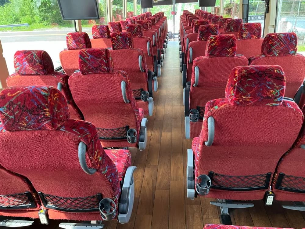 2015 Prevost H345 - Image 7