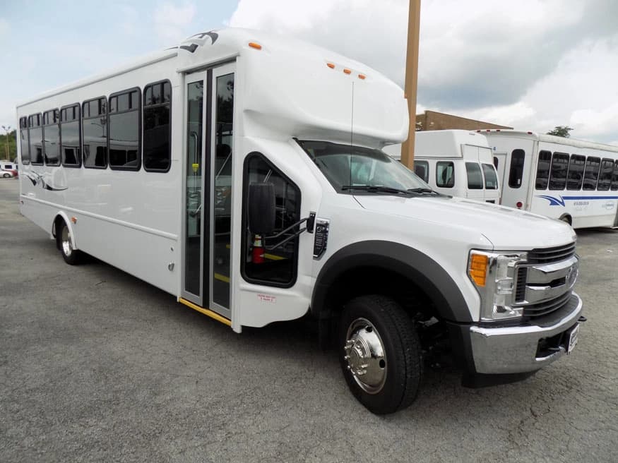 2022 Ford F550 Starcraft XL Shuttle Bus - Image 1