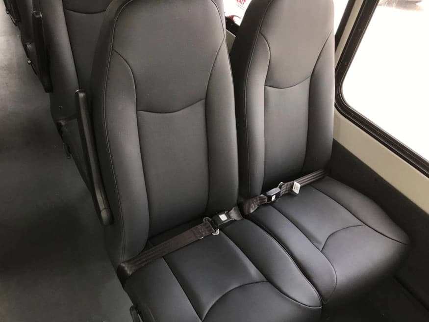 2022 Ford F550 Starcraft XL Shuttle Bus - Image 5