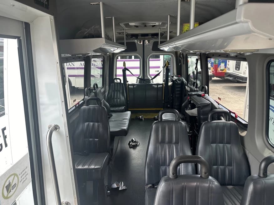 2015 Freightliner Sprinter 3500 Passenger Van - Image 4