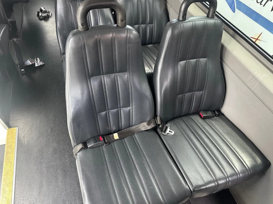 2015 Freightliner Sprinter 3500 Passenger Van - Image 5
