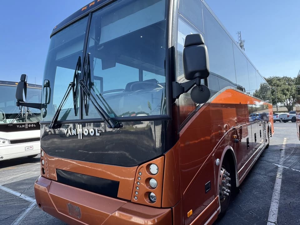 2018 Van Hool CX45 Coach - Image 1