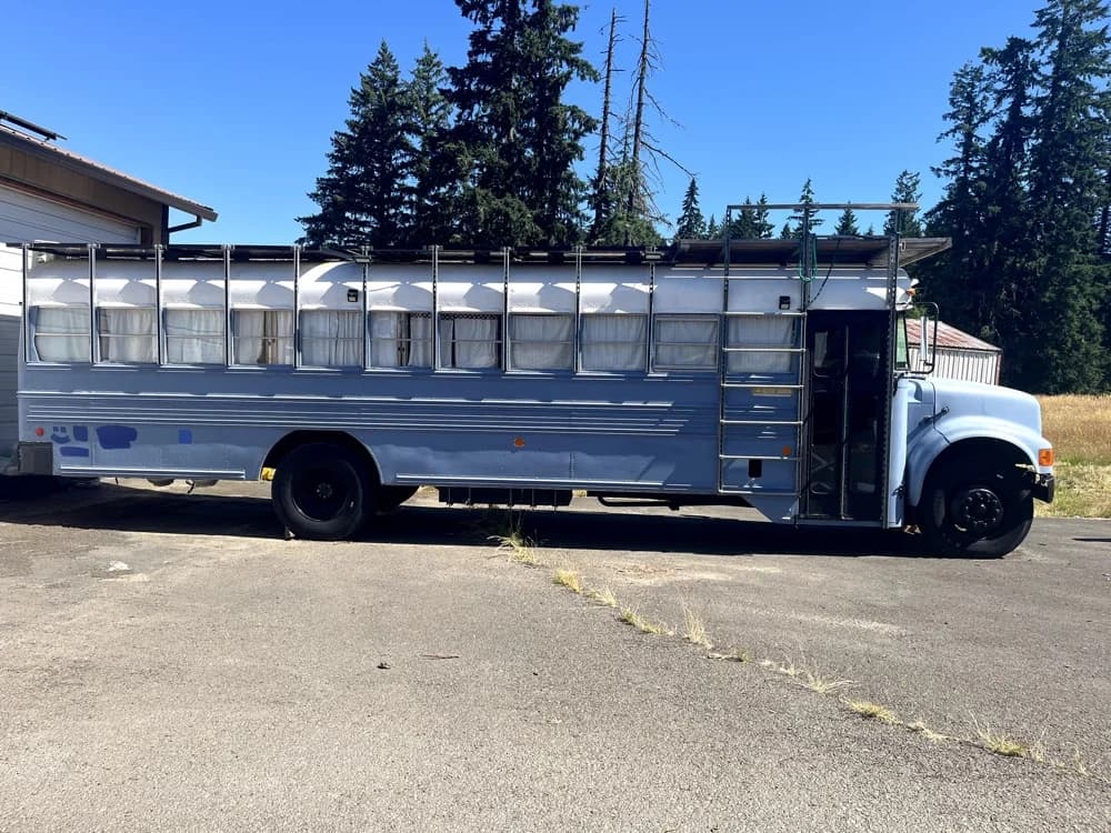 1991 International 3800 - Image 3