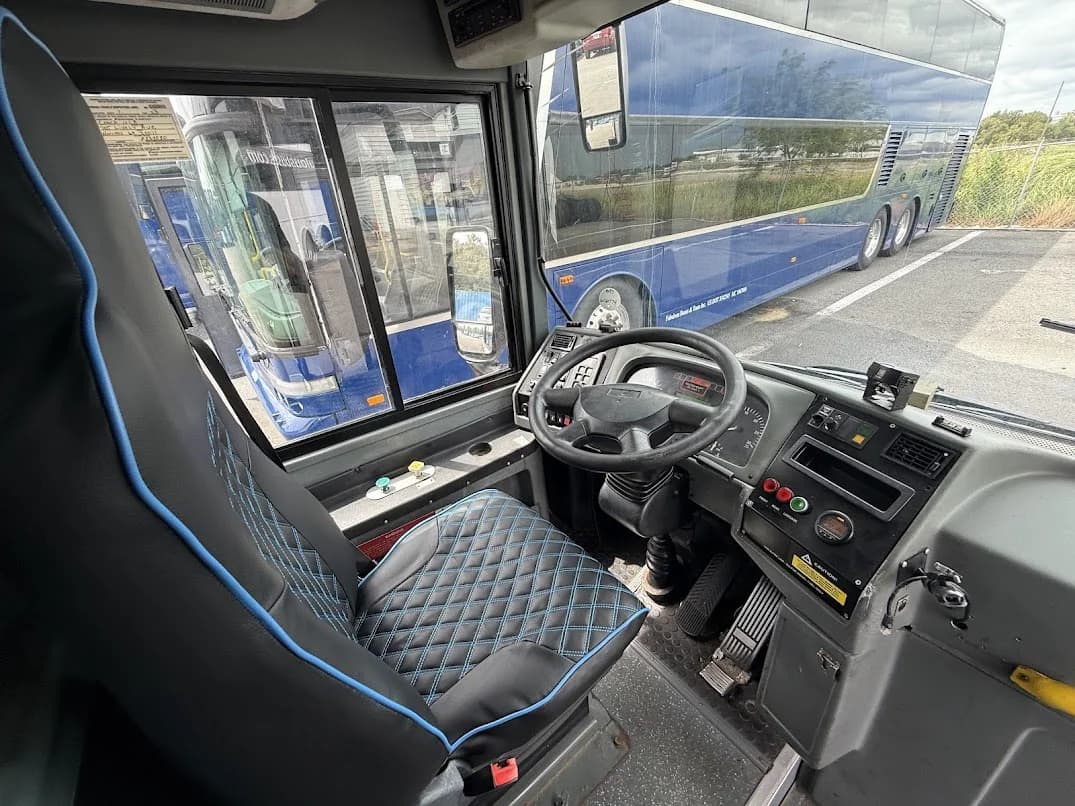 2014 VanHool TD925 Double Decker - Image 4
